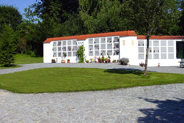 Urnenmauer Hechendorf