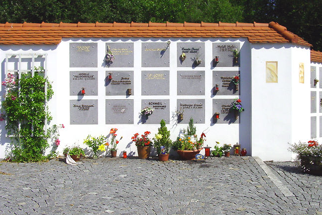 Urnenmauer Hechendorf